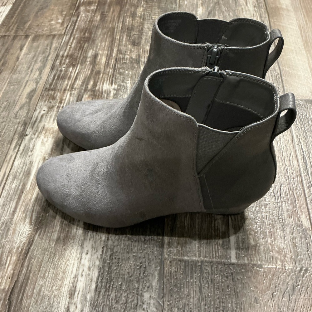 Croft and Barrow Women's Gray Wedge Ankle Boots Size 7 - Picture 3 of 12